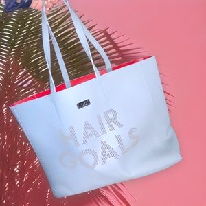 Nwot HAIR GOALS TOTE BAG
$100.00
SIZE
ONE SIZE